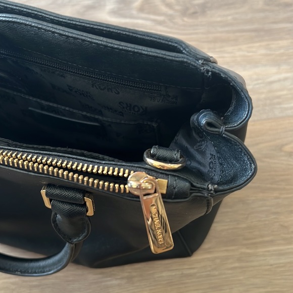 Michael Kors Black Leather Hand Bag - Picture 2 of 5